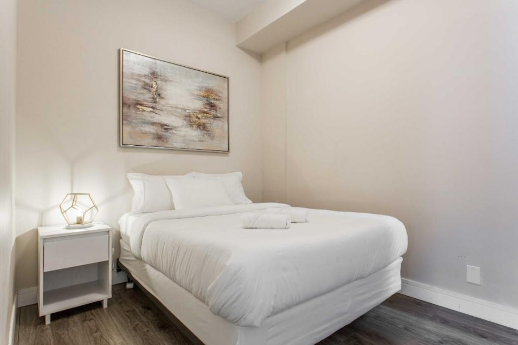 The Double Play - 1 Min Walk To Wrigley! Spacious 2Br - Perfect For Cubs Fans! Chicago Bagian luar foto
