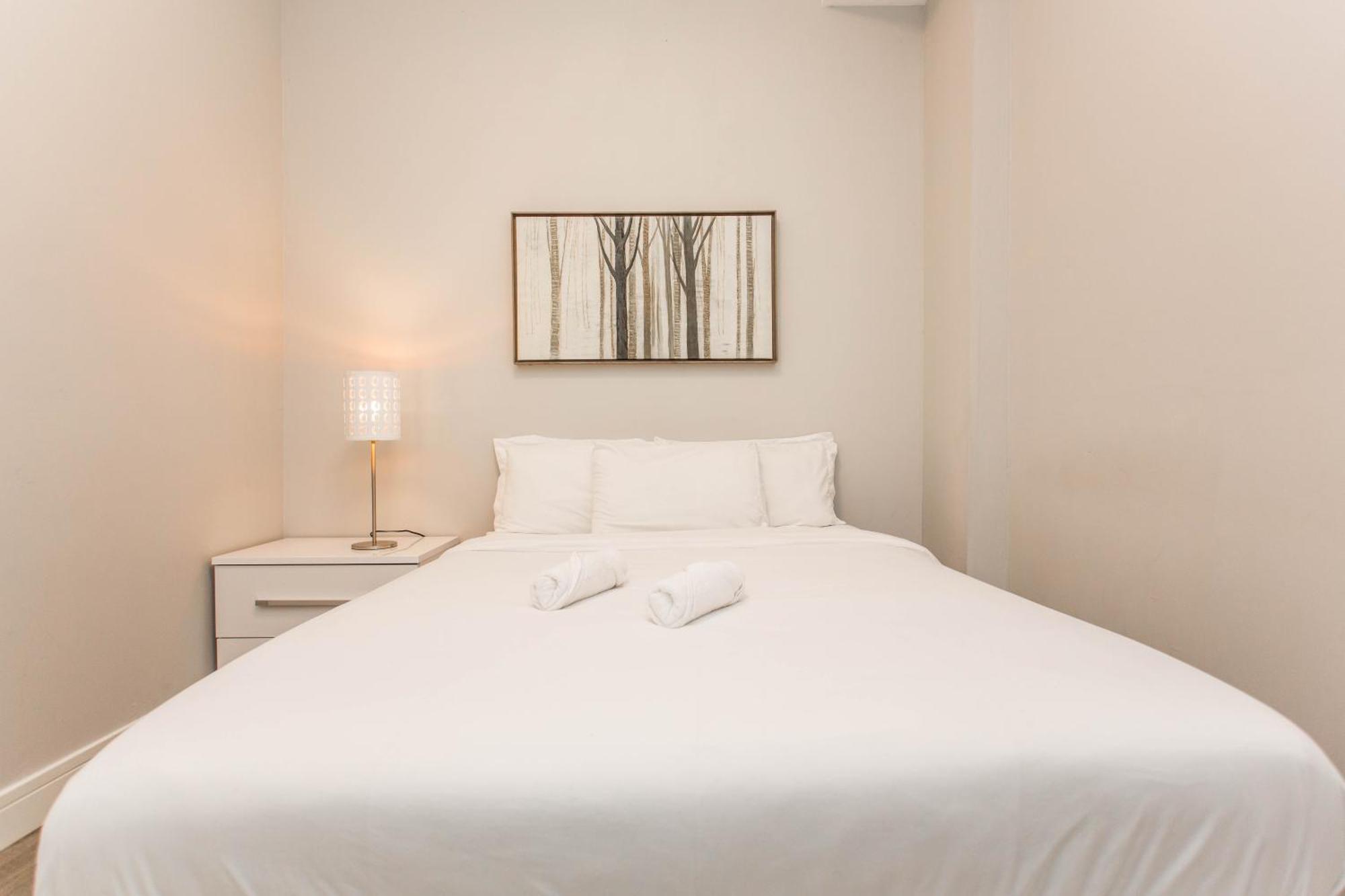 The Double Play - 1 Min Walk To Wrigley! Spacious 2Br - Perfect For Cubs Fans! Chicago Bagian luar foto
