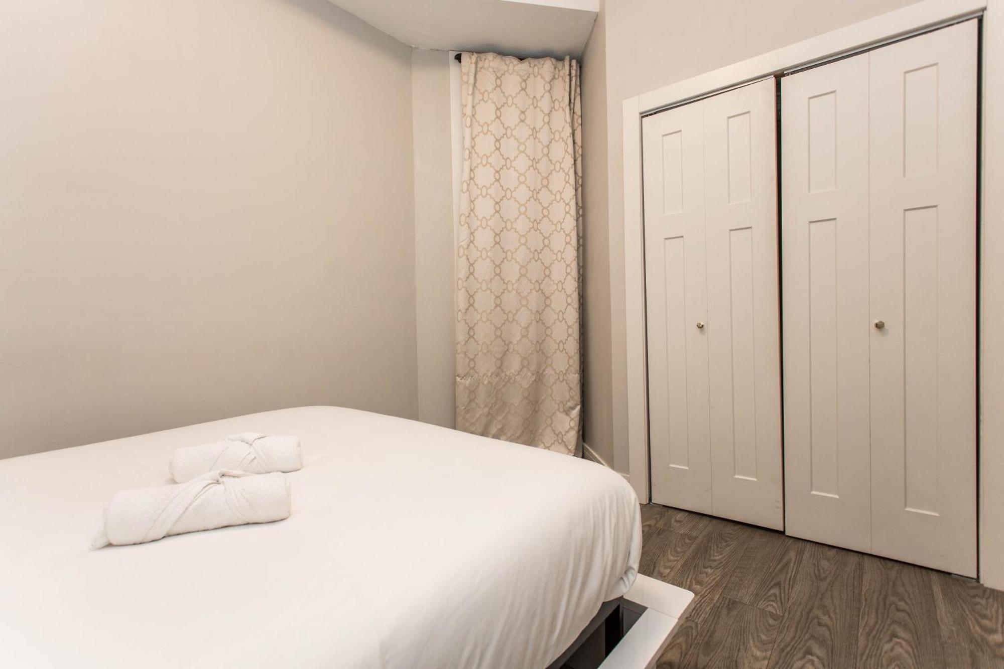 The Double Play - 1 Min Walk To Wrigley! Spacious 2Br - Perfect For Cubs Fans! Chicago Bagian luar foto