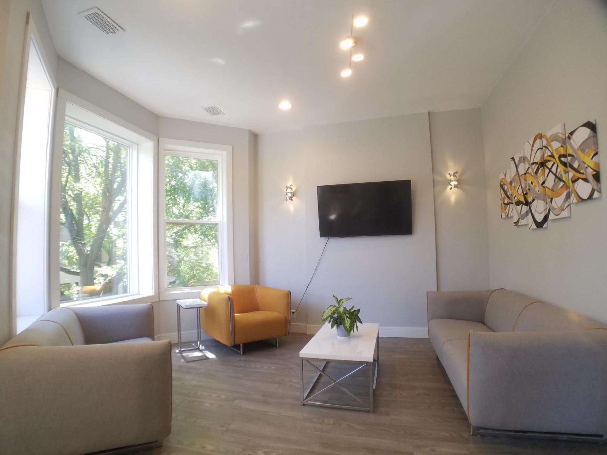 The Double Play - 1 Min Walk To Wrigley! Spacious 2Br - Perfect For Cubs Fans! Chicago Bagian luar foto